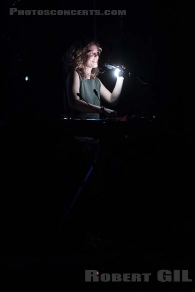 PERRINE EN MORCEAUX - 2013-03-25 - PARIS - Divan du Monde - 